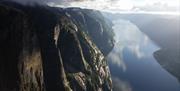 Vinterbåt Parasailing over Kjerag