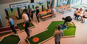 Minigolfbane innendørs