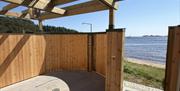 Uteområde ved Blaud sauna, med utendørs dusj