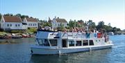 MS Nidelv på sightseeingtur i Havsøysund