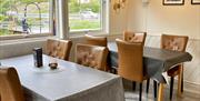 Bilde av sitteplasser inne i restauranten