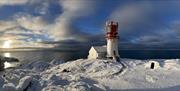 Snødekt rundt Lindesnes fyrtårn
