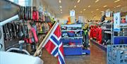Maritim med flagg, vester og bekledning