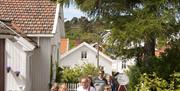 spasertur blant husene på Merdø