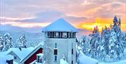Røyland i vinter solnedgang