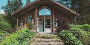 Fasade på servicebygget på Villmarkscamp