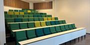 Vitenamfiet i Arendal fotografert forfra med plass til 60 personer fordelt på 7 rader.