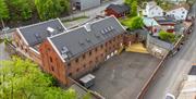 luftegård med scene i Arendal gamle fengsel
