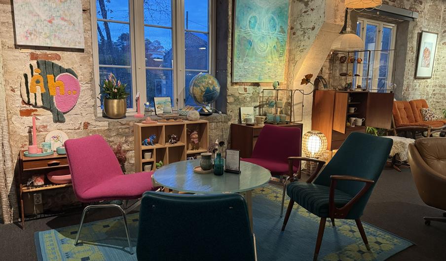 Fargerike møbler og interiør Fargerike møbler og interiør