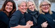 bilde av stand up kvartetten "Fire fulle damer"