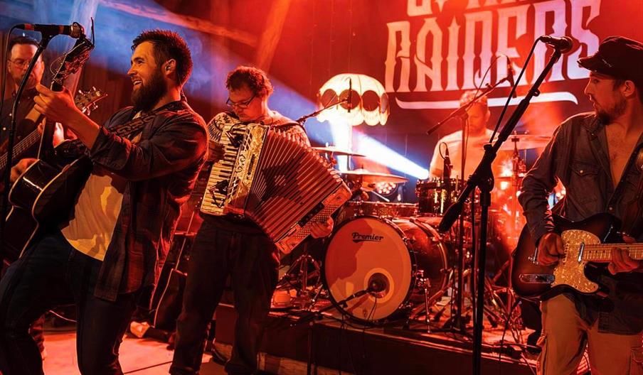 Julebordsfest med Spangraiders på Lindesnes Havhotell Julebordsfest med Spangraiders på Lindesnes Havhotell